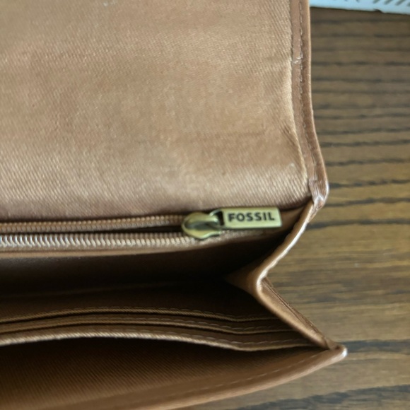FOSSIL Brown Leather Bifold Checkbook Wallet - Picture 5 of 7